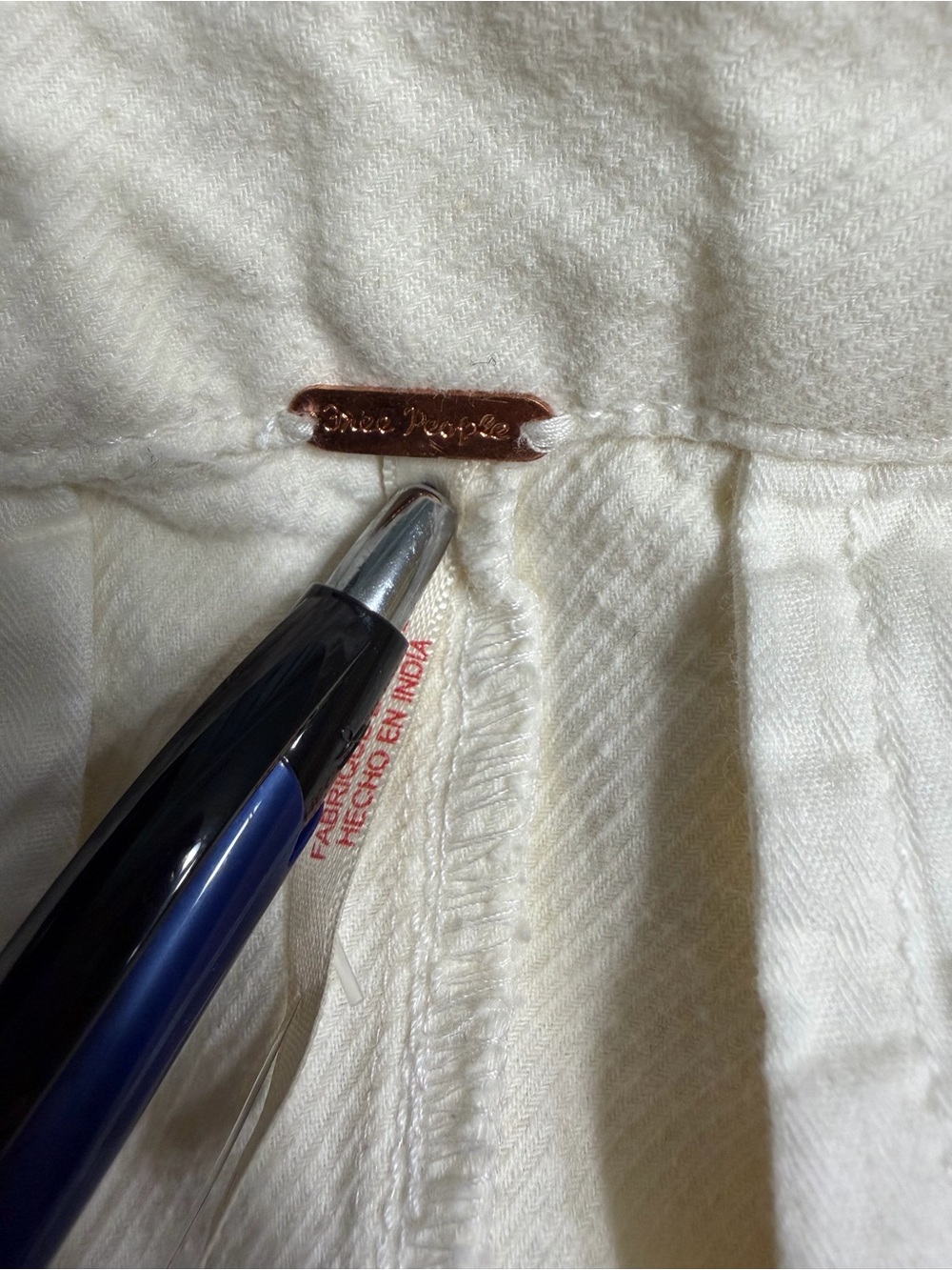 Used once Free People  cropped Barrel sz8
Trousers - Picture 3 of 7